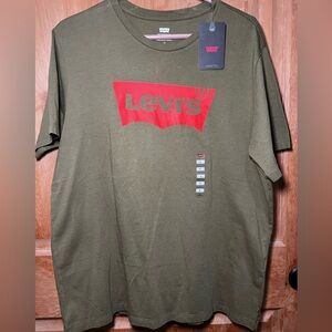 Men’s large Levi’s T-shirt